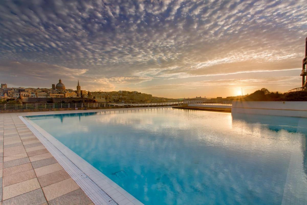 Super Luxury Apartment In Tigne Point, Amazing Sea Views 슬리에마 외부 사진
